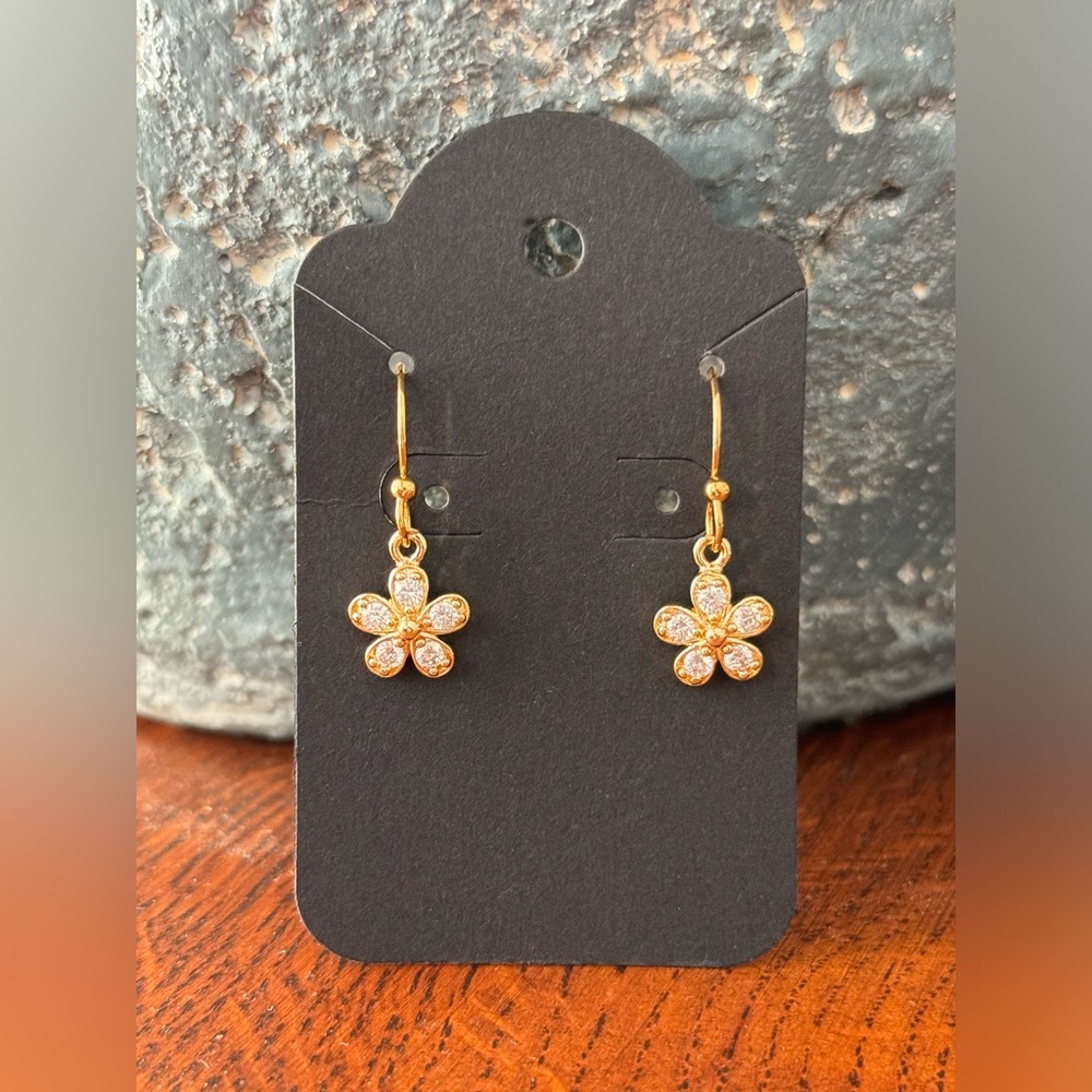 Handmade Rhinestone Daisy Earrings